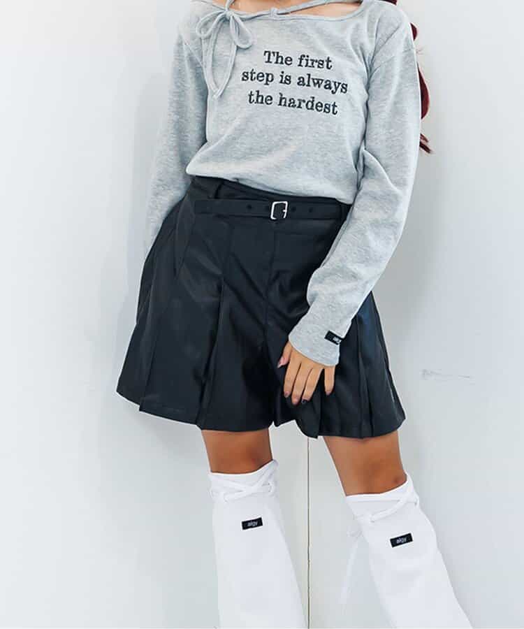 ★SALE★フェイクレザープリーツショーパン