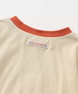 グラフィックデザインプリントTシャツ_933195